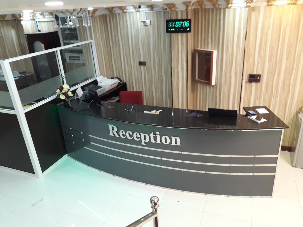 Global City Hotel Maligawatta エクステリア 写真