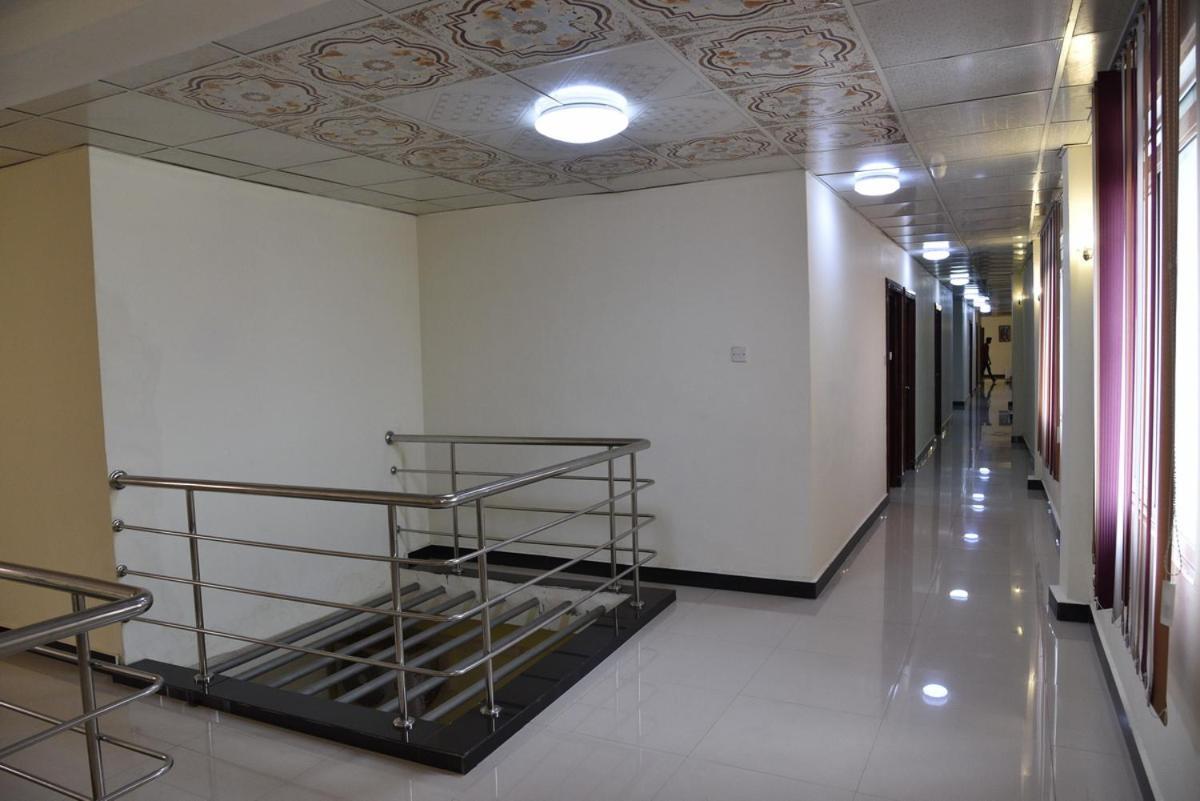 Global City Hotel Maligawatta エクステリア 写真