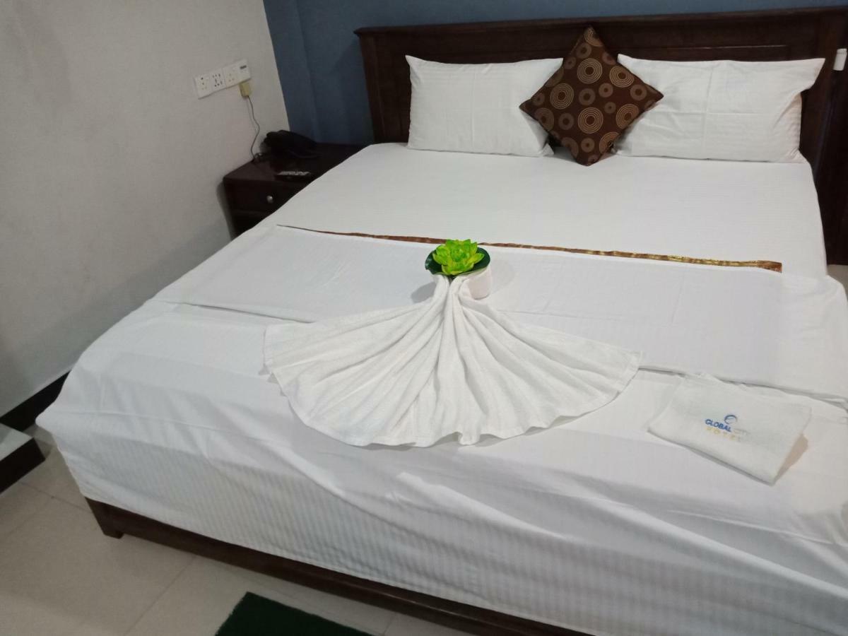 Global City Hotel Maligawatta エクステリア 写真